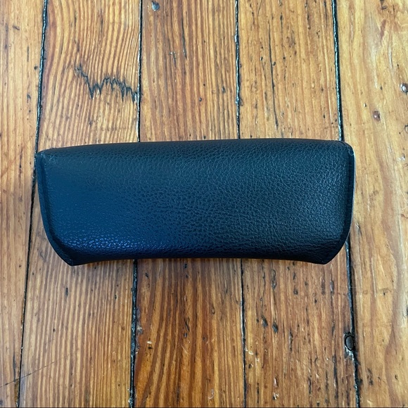 Black Ray-Ban Case - Picture 3 of 5